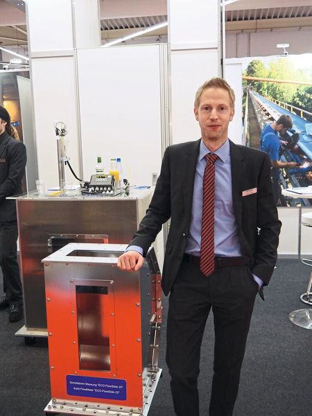 Andreas Harndt, Hense Wägetechnik: „ Der neue Eco Flowside 25 gibt es nun auch in Edelstahl. Dieser misst Schüttstrommengen von 100 kg/ h bis zu 400 t/h.