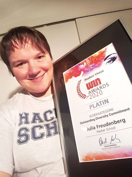 Very outstanding: Julia Freudenberg, Hacker School, freute sich über Platin in der Kategorie Outstanding Diversity Commitment. (Bild: Vogel IT-Akademie)