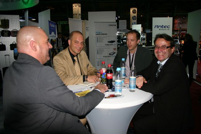 Reinhold Gatzka (r.) von Comspot in guter Gesellschaft (Archiv: Vogel Business Media)