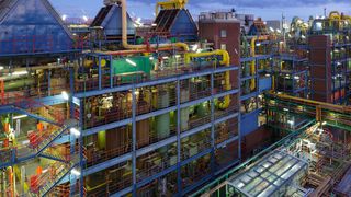 Auch in Krefeld betreibt Covestro eine MDI-Anlage. (Bild: Covestro)