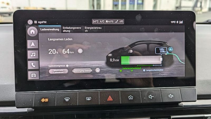 Es scheint, als wollten sich chinesische Pkw-Hersteller bei ihrer Software nicht in die sprichwörtlichen Karten schauen lassen – aus welchem Grund auch immer.(Bild:  Rosenow – VCG)