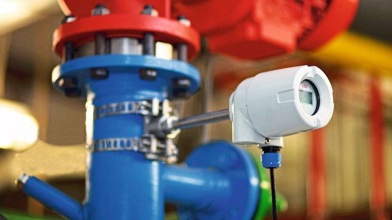 Sicherer und einfacher: Der neue Temperaturfühler Nitemp kann ohne Herunterfahren der Anlage oder einen Eingriff in den Prozess installiert werden. (ABB)