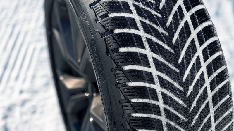 Testsieger ist Goodyear UltraGrip Performance 3 mit 414 Punkten. (Bild: Goodyear)
