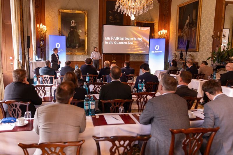 Über die Reise „Mit FAIRantwortung in die Quanten-Ära“ sprechen Christian Schulte und Alexandra Ulbricht von Fsas. (Bild: Fsas)