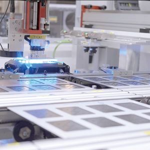 Teilehandling: Vakuum-Sauggreifer erlauben eine vorsichtige und präzise Teilehandhabung bei gleichzeitig schnellen Taktzeiten.(Bild:  Pematech)