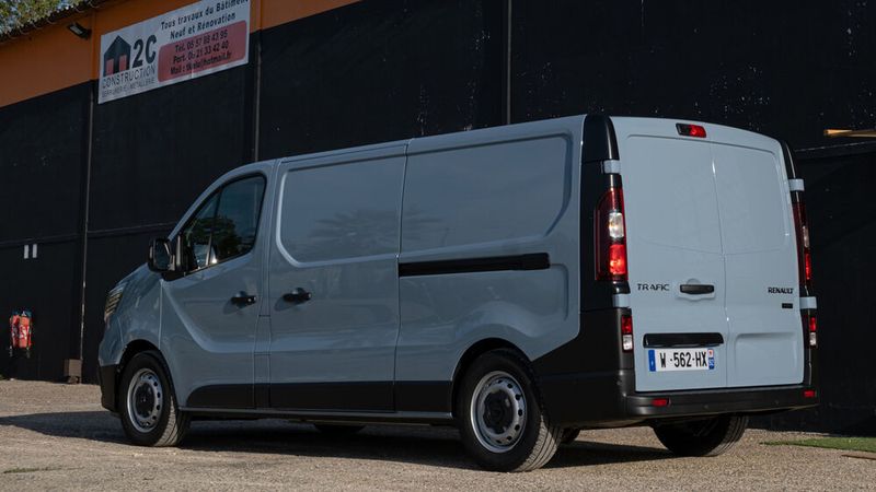 Der E-Trafic startet preislich als L1H1 bei netto 47.800 Euro (56.900 Euro brutto). (Bild: Renault)