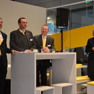 Renate Pilz, Geschäftsführende Gesellschafterin der Pilz GmbH und Co. KG,  Harald Förster, Leiter Customer Support, Armin Glaser, Leiter Produktmanagement und Horst-Dieter Kraus, Leitung Marketing-Kommunikation stellen die neuen Pilz-Produkte rund um Sicherheitstechnik auf der Hannover Messe aus.