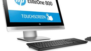 Der EliteOne 800 ist das Gegenstück mit Intel-Skylake-Prozessor. Die beiden neuen All-in-Ones können auch mit einer Tri-Mode-Ladestation im Standfuß gerordert werden. Sie erlaubt das drahtlose Laden von Smartphones. (Bild: HP)