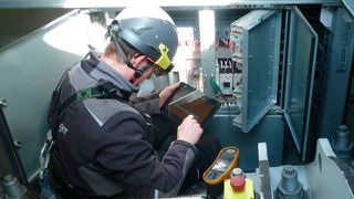 Im Projekt AR Maintenance System haben Bremer Wissenschaftler gemeinsam mit Partnern aus der Wirtschaft ein Assistenzsystem mit Datenbrille zur Unterstützung des technischen Servicepersonals in Windenergieanlagen entwickelt. (Any-Motion)