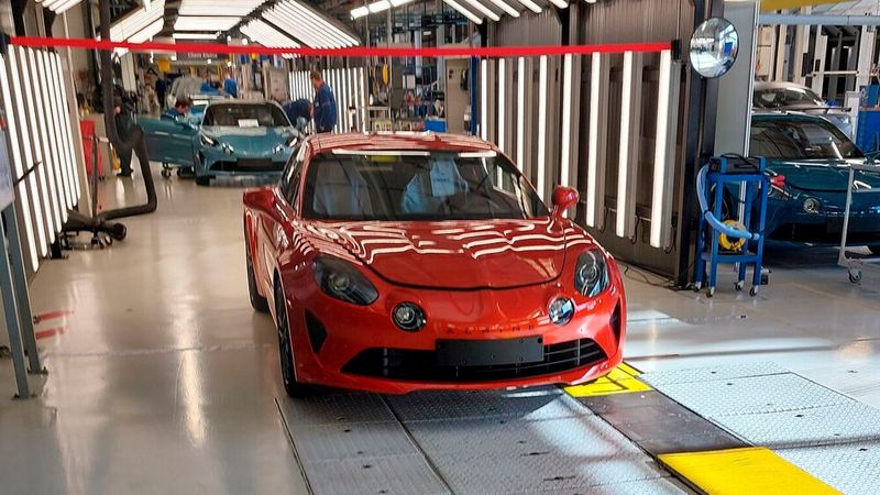 Ein Blick in die eher unspektakuläre Produktionshalle. (Bild: Autoren-Union MobilitÃ¤t/Walther Wuttke)