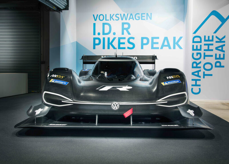 Mit 500 kW (680 PS), 650 Nm Drehmoment und einem Gewicht von unter 1100 kg wird der Supersportler am 24. Juni 2018 das legendäre Pikes Peak Bergrennen in Colorado Springs/USA in Angriff nehmen.  (Volkswagen)