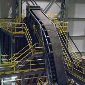 The principles of sandwich belt high angle conveying have been demonstrated successfully in nearly 200 installations worldwide. (Picture: Dos Santos International)