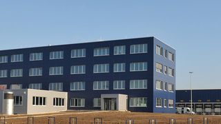 Das neue Dachser-Logistikzentrum in Köln schafft 150 neue Arbeitsplätze. Bild: Dachser (Archiv: Vogel Business Media)