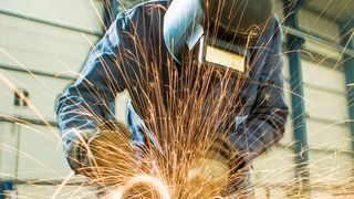 Winkelschleifer im Dauereinsatz: Robustheit, Überlastfähigkeit und geringe Vibrationen waren wichtige Faktoren bei der Kaufentscheidung. (Bild: Metabo)