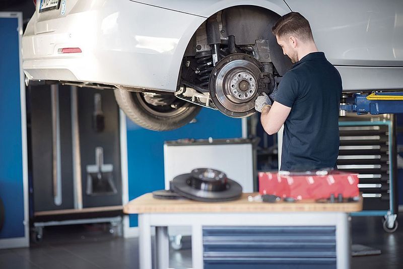 ... Bremsenteile von TRW oder ... (ZF)