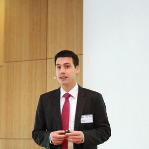 „Das gesamte Paket Servopresse ist schon mittendrin in Industrie 4.0“, sagt Apostolos Papaioannou, Advanced Technology Manager beim Pressenhersteller Aida.(Bild:  Itasse)