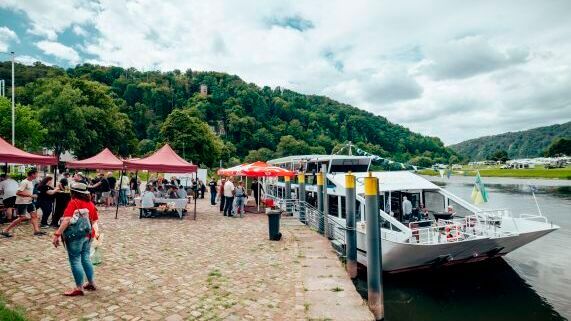 Die Mittagspause für die Rallye-Teilnehmer fand unter anderem auf dem Weserschiff „Hessen“ statt. (Bild: PS.Speicher)