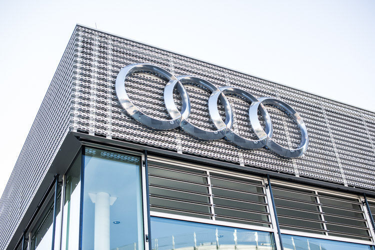 Die Außensignalisation hat Audi auf die markanten vier Ringe reduziert. (Autohaus Berolina)