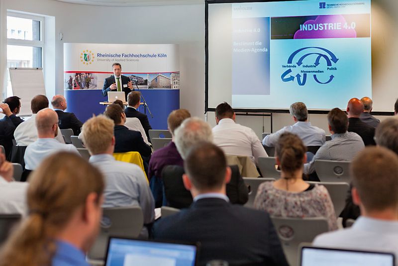 Zum dritten Mal veranstaltet die Rheinischen Fachhochschule Köln im Juli 2017 das Symposium „Industrie 4.0 konkret“ - Innovationen, Strategien und Umsetzung für KMU. (RFH Köln)
