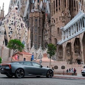Zwei Elektromotoren leisten 650 kW/884 PS und 1.015 Nm Drehmoment.(Bild:  Polestar)