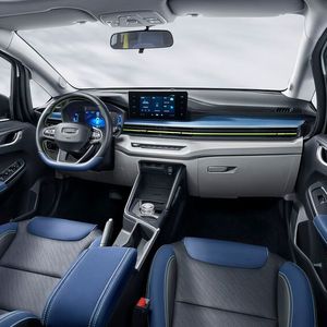 Das Cockpit des EX3 ist modern eingerichtet.(Bild:  Geely)