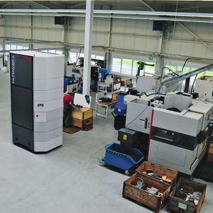 Eine Punktabsaugung ist aufgrund teils offener Bearbeitungszentren nicht möglich. Daher schlug Technorobot die ergänzenden Raumlüftungssysteme Filtower von ESTA vor.