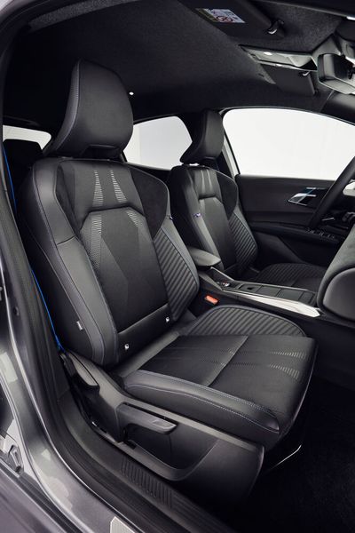 Für die Sitze verwendet Renault recycelte Materialien. (Bild: Renault)