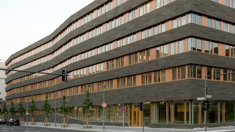 Das Bundesministerium für Ernährung und Landwirtschaft (im Bild) soll künftig drei einzelne Institute zu einer gemeinsamen Einrichtung vereinen.(Bild:  Ursula Böhmer)