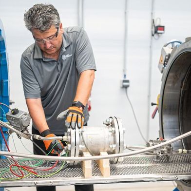 Zeit, bei IECEx-, ATEX-, UKCA- und nordamerikanischen Zertifizierungssystemen genauer hinzuschauen. (Bild: Stanislav Milata/CSA Group)