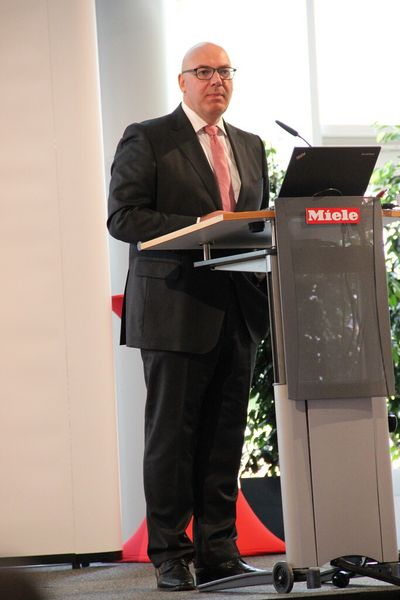 FLEAN Production - darum ging es im Vortrag von Dr.-Ing. Raimund Klinkner, dem Vorsitzenden des Aufsichtsrats bei DMG Mori und Geschäftsführender Gesellschafter des Institute for Manufacturing Excellence. (Bild: Horn)