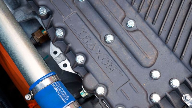 Mit dem Traxon 2 Hybrid elektrifiziert ZF nun eines der am weitesten verbreiteten Getriebe im schweren Nutzfahrzeugbereich. (Bild: ZF)
