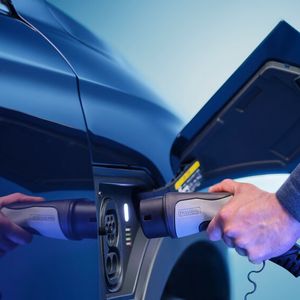 Die Ladeleistung des T10X soll laut Herstellerangaben 150 kW erreichen.(Bild:  Togg)