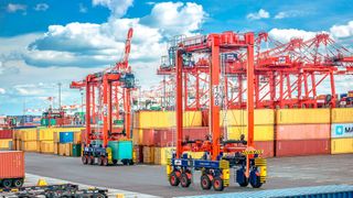 Port Newark Container Terminal bestellt 20 Konecranes-Noell-Straddle-Carrier mit Hybridantrieb für mehr Effizienz und weniger Emissionen. (Bild: Nick Souza Photography ©2015)