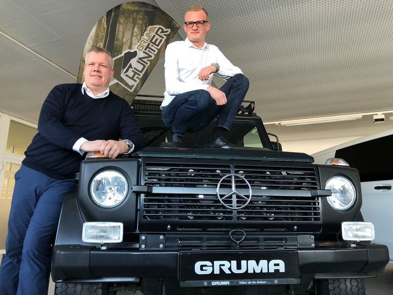 Geschäftsführer Frank Weike (l.) und Brand Manager Johannes Thamsen sind beide Jäger und haben das Angebot sowie die Marketingstrategie federführend entwickelt. (Faust / »kfz-betrieb«)