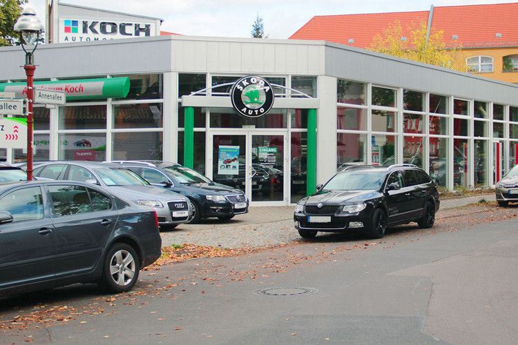 2007 wird das dritte neue Mehrmarken-Autocenter in Berlin-Köpenick eröffnet. Die Autohausgruppe firmiert um in die Koch Automobile AG. (Foto: Koch)