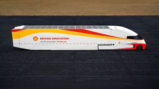 Auf dem Dach des Aufliegers befindet sich eine 5.000 Watt starke Solaranlage. (Bild: Shell)