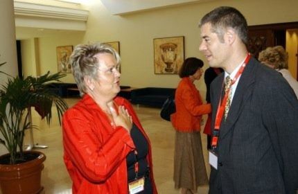 Gesa Groenewold (Autohaus Groenewold GmbH, Leer) und Dr. Gunther Schunk (Leiter VAM plus) (Archiv: Vogel Business Media)