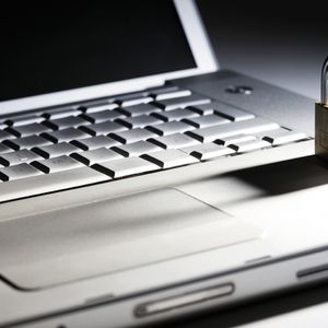 Schon heute entstehen durch Cyberangriffe für die deutsche Wirtschaft laut Bundesinnenministerium Jahr für Jahr rund 50 Mrd. Euro Schaden.