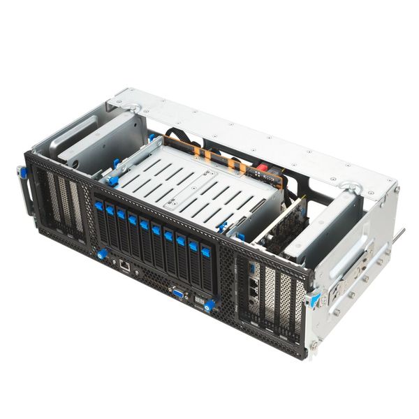 Die PCI-Express-Slots und die SSDs sind in ein eigenes Modul ausgelagert. Der Server bietet zehn Einschübe für PCIe-Gen5-SSDs im 2,5-Zoll-Format. (Bild: 影力鎂攝影工作室)