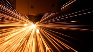 Alles rund um das Schneiden, Bearbeiten und Umformen von Blech: die Messe Lamiera in Mailand. (Bild: Pixabay/Ils Verhoeven)