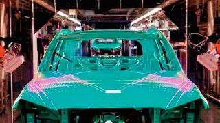 Polyplan mit seinen neu entwickelten, robotergeführten Inline-Messanlagen bereits erste Werke von Automobilherstellern ausgestattet, wodurch Spaltmaße und Bündigkeiten nun automatisch gecheckt werden können. (Bild: Polyplan)