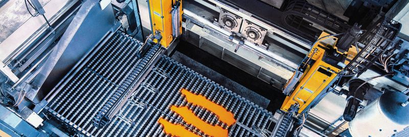 Vor dem Umformen werden die Bauteile beim Presshärten erhitzt. So lassen sich Stähle umformen, die kalt überhaupt nicht umformbar wären.(Bild:  Schuler)