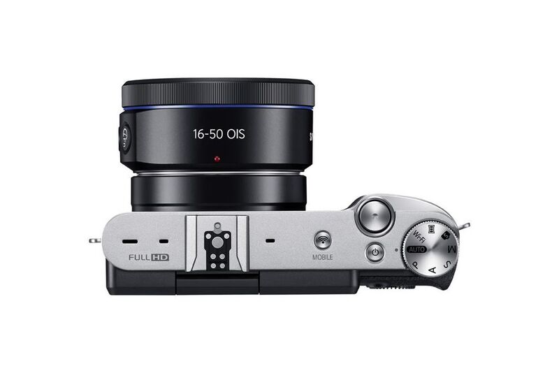 Die NX3000 ist die erste Systemkamera von Samsung, die zusammen mit dem neuen kompakten Zoomobjektiv 16-50 mm F3.5-5.6 Power Zoom ED OIS erhältlich sein wird.  (Samsung)