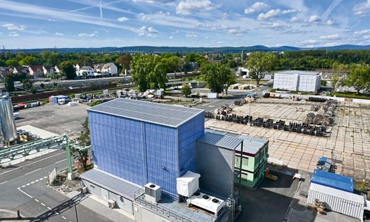 Caphenia's plasma Boudouard reactor in the Frankfurt-Höchst industrial park.(Image: Siemens)