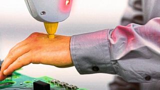 Das beim MRK Screwdriver eingesetzte Handkollisionskonzept sorgt für mehr Sicherheit. (Weber)