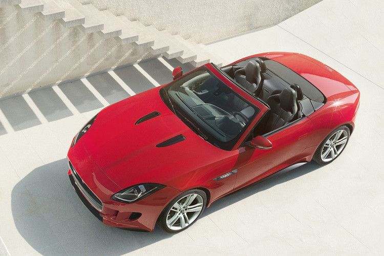 Der F-Type ist mit  1.923 mm sehr breit. (Foto: Jaguar)