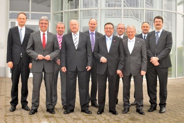 Gruppenbild mit Minister: Der Rheinland-Pfälzische Innenminister Roger Lewentz (2. v.li.) und die Spitze des Landesverbandes Rheinland-Pfalz. (Baeuchle)