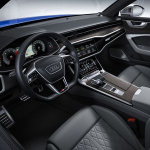 (Audi)