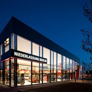 Moderner Showroom an der Prenzlauer Promenade: die Seat-Niederlassung Berlin.