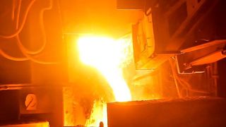 SDC stellt Graphitelektroden für die Stahlerzeugung in Elektrolichtbogenöfen, in Schmelzöfen sowie in der Nichteisenverhüttung her. (gemeinfrei)